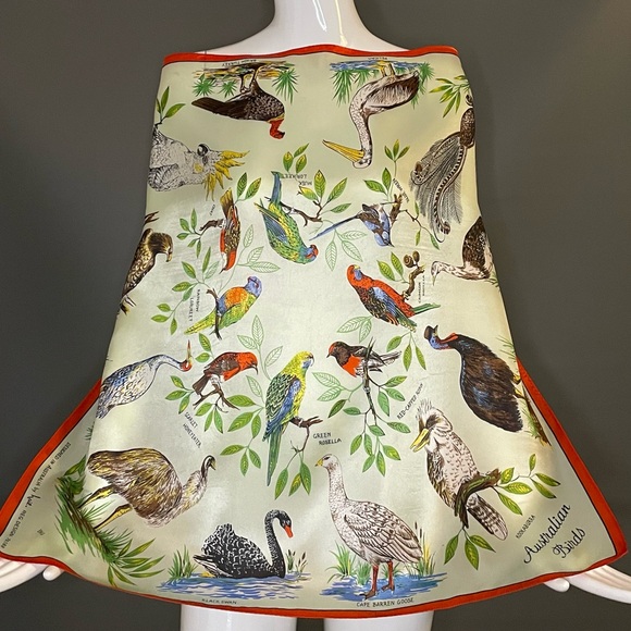 Delightful Vintage Australia Bird Theme Souvenir Scarf 26 In Sq Excellent Cond - Picture 2 of 9